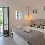 Villa Pretty With 3 Bedroom In Puerto Banus