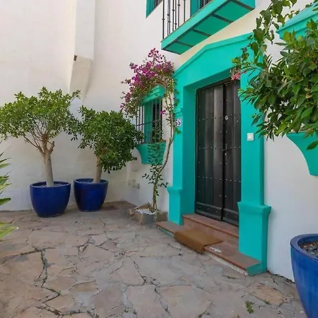 Villa Pretty With 3 Bedroom In Puerto Banus *