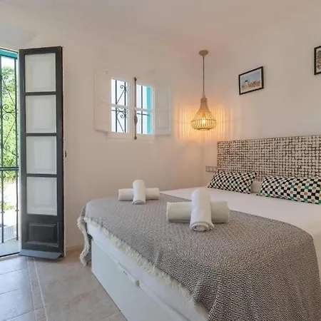 Villa Pretty With 3 Bedroom In Puerto Banus