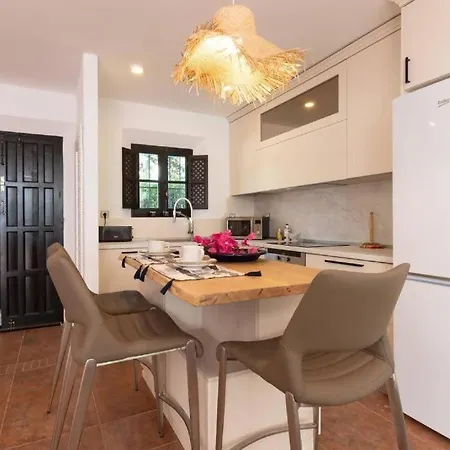 Pretty With 3 Bedroom In Puerto Banus Willa Marbella