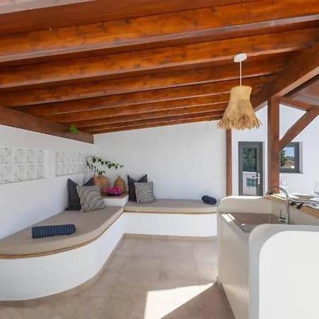 Pretty With 3 Bedroom In Puerto Banus