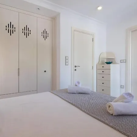 Pretty With 3 Bedroom In Puerto Banus Вілла