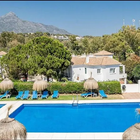 Villa Pretty With 3 Bedroom In Puerto Banus *