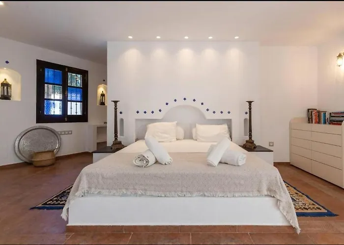 Pretty With 3 Bedroom In Puerto Banus