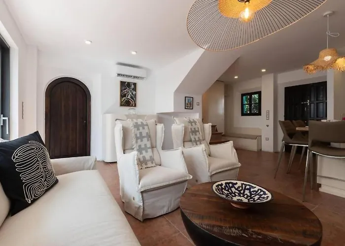 Pretty With 3 Bedroom In Puerto Banus * 马尔韦利亚